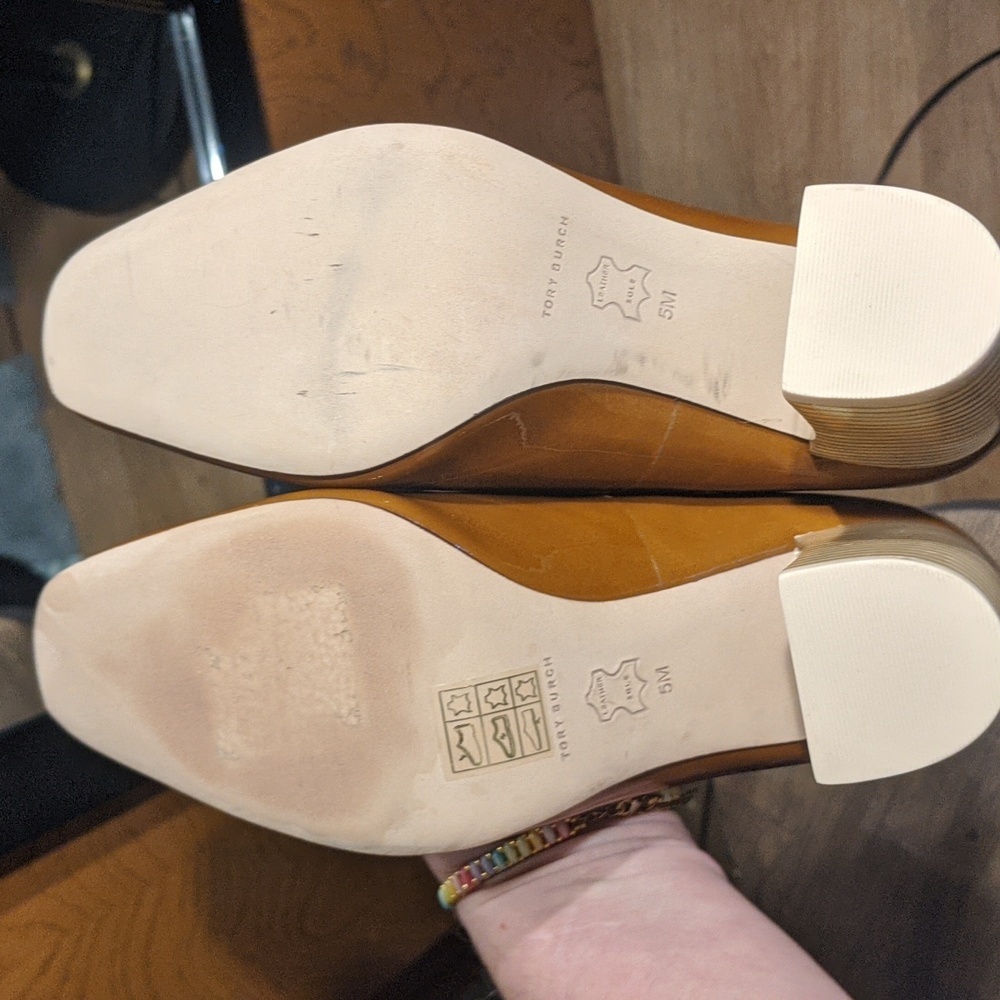 Tory Burch Banana Patent Leather Pumps sz 5M - Picture 15 of 16